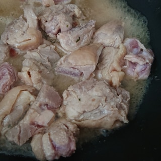 鳥豚コラボ！豚骨鶏肉炒め煮